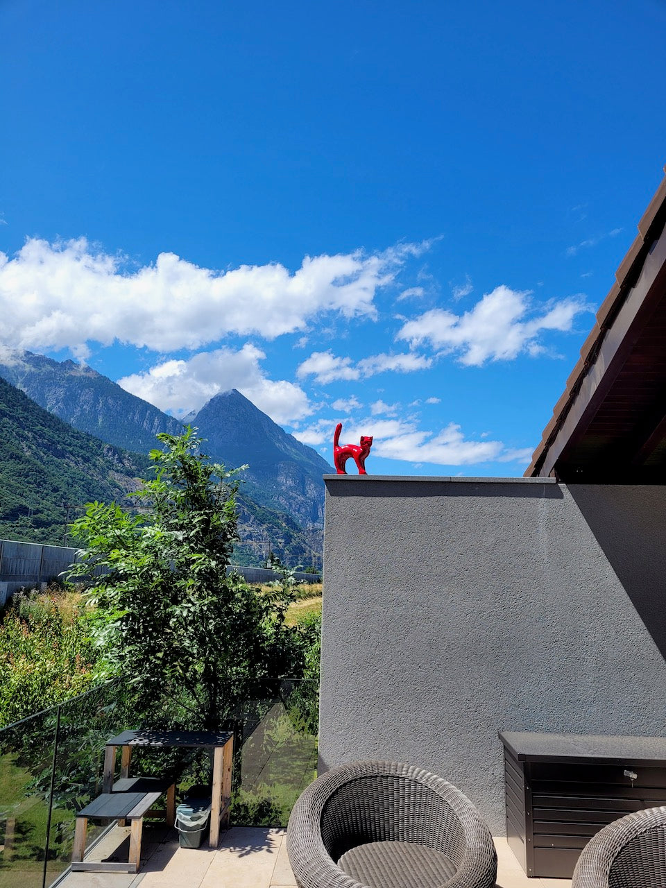Sculpture de chat en résine Rouge signal, 40 cm, AlwaysCat