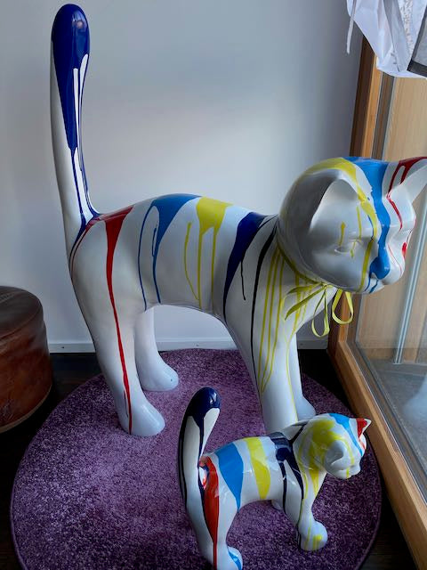 Die Katze — Trash Weiss in einem Wohnambiente, AlwaysCat