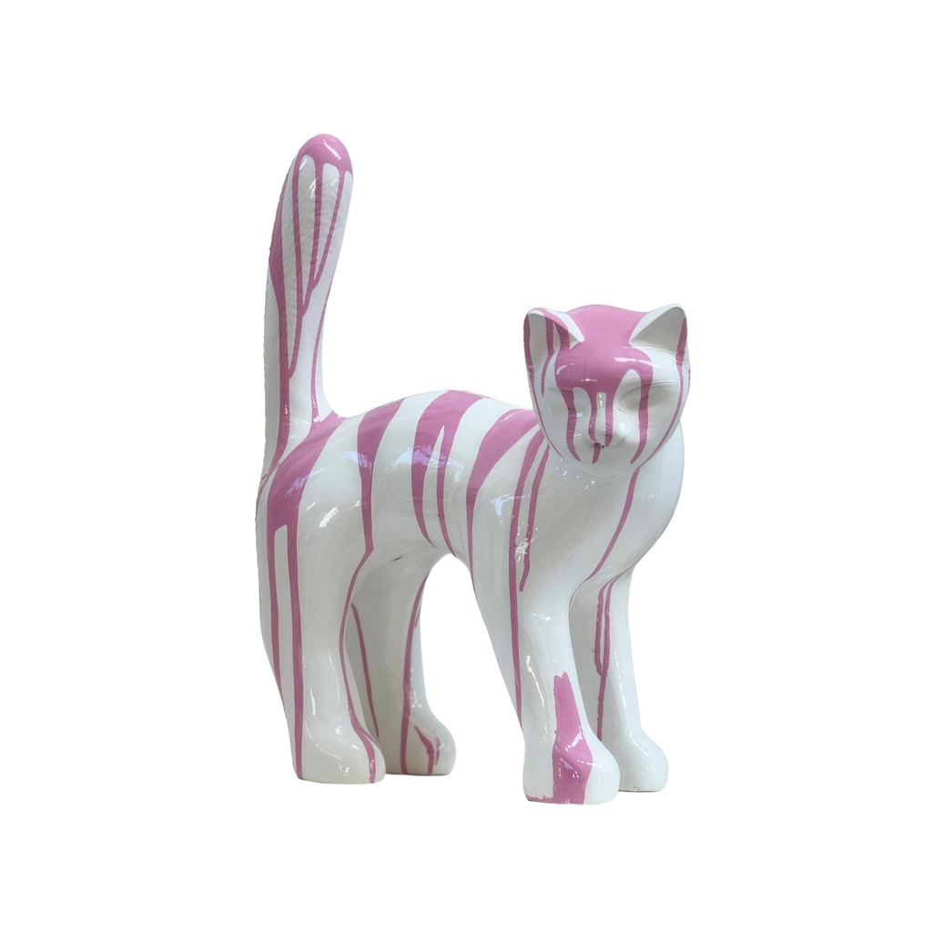 Die Katze — Trash Pink, handbemalte Katzenskulptur aus Kunstharz, 40 cm